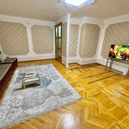 Classic C1 Apartment In The Center With 4 Rooms Ташкент Экстерьер фото