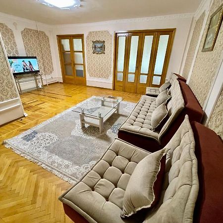 Classic C1 Apartment In The Center With 4 Rooms Ташкент Экстерьер фото