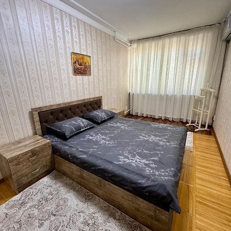 Classic C1 Apartment In The Center With 4 Rooms Ташкент Экстерьер фото