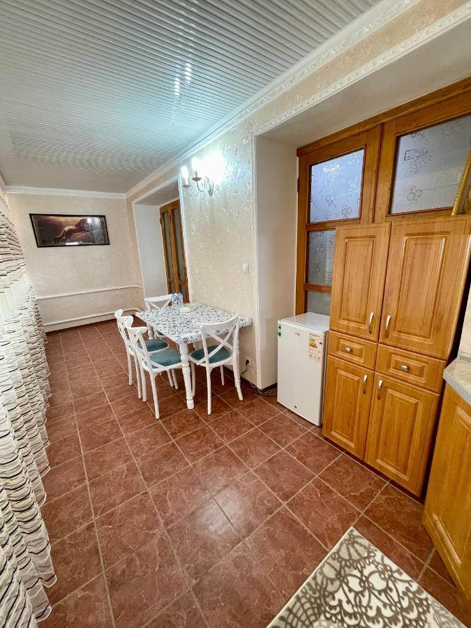 Classic C1 Apartment In The Center With 4 Rooms Ташкент Экстерьер фото