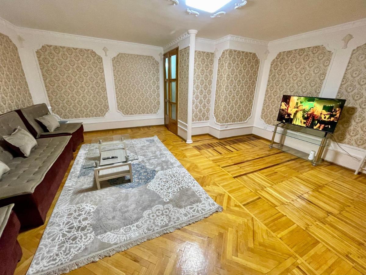 Classic C1 Apartment In The Center With 4 Rooms Ташкент Экстерьер фото